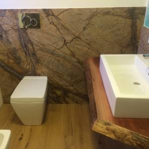 Lavorazione in pietra marmo e granito per bagni - Lavandini, vasche e  piatti doccia
